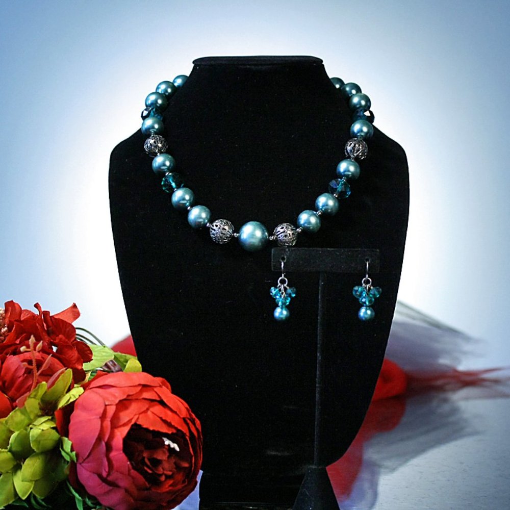 Chic Teal Green Silver Beaded Necklace & Earrings